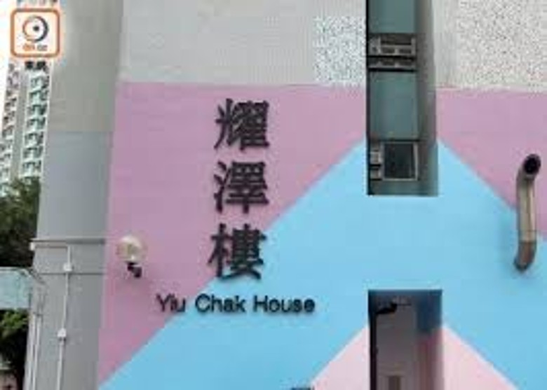 天水圍財困男墮樓 送院搶救後不治